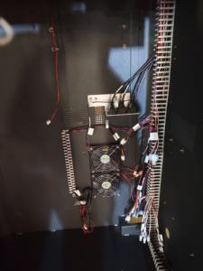 Gabinete de Control Electrónico Personalizado para Integración de Servidor o Quiosco, Precableado con Ventilación, Marca y Modelo Personalizados - Product Image 6