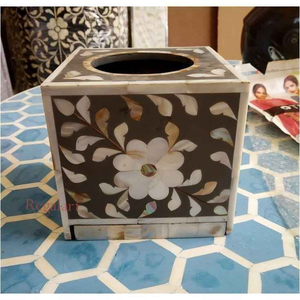 Boîte à mouchoirs classique en os incrusté avec finition polie, motif floral, forme rectangulaire, faite à la main par SANIYA HANDICRAFT - Product Image 1