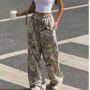 Pantalones Deportivos con Estampado de Jungla Hechos con Materiales de Alta Calidad, con Tela Suave y Ajuste Relajado para Uso Diario - Product Image 5