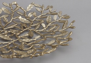Elegante bandeja de fruta de metal con diseño de hoja larga con acabado antiguo, perfecta para centro de mesa, decoración de comedor y uso de regalos - Product Image 5