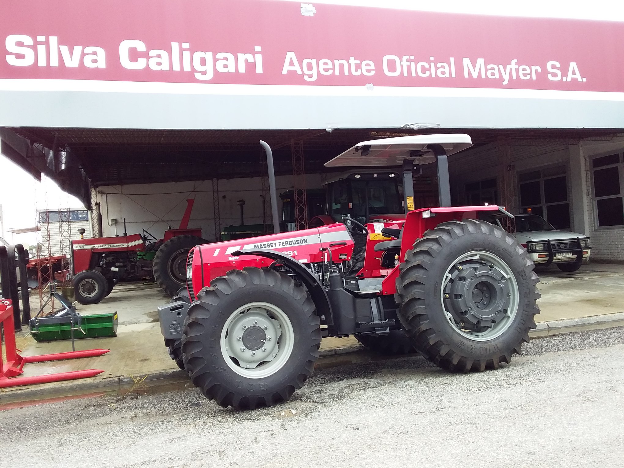 Massey Ferguson Tractor 291 - High Productivity 4WD