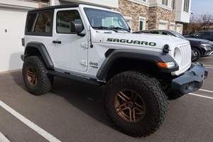 Jeep Wrangler Sport 4x4 2020 USADO EN EXCELENTES CONDICIONES, 1 Dueño, Motor de 4 Cilindros de Aspiración Natural, Transmisión Manual, Volante a la Izquierda, Modificaciones Todoterreno, Bajo Kilometraje - Product Image 2