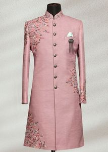 NOUVEAU RESHAM BRODERIE BELLE COULEUR SHERWANI AVEC ROBE PANTALON & AUSSI CHAUSSURES CORRESPONDANTES AVEC ROBE pour FÊTE/MARIAGE @ 2023 - Product Image 2