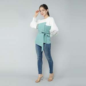 Top Blanco con Solapas Neo Mint para Mujer, Tops de Punto - Product Image 4