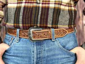 Ceinture en peau de vache florale sculptée à la main bicolore vintage boucle ardillon en acier de créateur de style occidental unique - Product Image 5