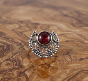 Anillo de eternidad de estilo bohemio de Plata de Ley 925, ajuste de bisel de piedras preciosas granate redondo hecho a mano - Product Image 4