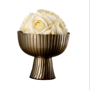 Nouveau bol de service en laiton au design inspiré du motif royal pour les intérieurs de maison de luxe et les occasions de dîner festif - Product Image 1