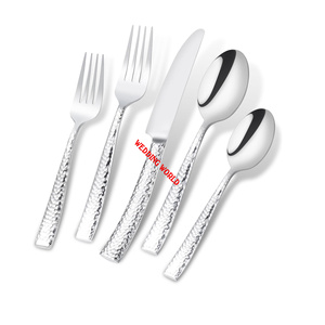Ensemble de cinq couverts en métal finition or, qualité supérieure, faits à la main, classiques, élégants, nouveaux couverts en métal - Product Image 3