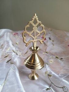 Surmedani en laiton de qualité supérieure, conçu pour préserver la texture naturelle de la surma et améliorer les pratiques de maquillage traditionnelles - Product Image 3