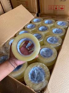 Ruban adhésif d'emballage industriel transparent BOPP de haute qualité, étanche, à base d'acrylique, sensible à la pression, pour scellage de cartons, vente en gros en rouleau - Product Image 1