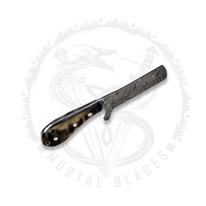 Couteau de cow-boy de coupe-taureau de taille personnalisée avec poignée parfaite lame en acier damas avec gaine en cuir crêpe - Product Image 4