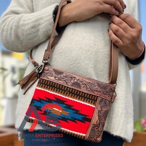 กระเป๋าหนังชาวแอซเท็กแบบตะวันตกสไตล์วินเทจสีน้ำตาลกระเป๋าคล้องมือกระเป๋าคลัทช์สายหนัง - Product Image 1