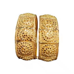 Juego de brazaletes listos para enviar con brazaletes de estilo moderno chapados en oro de 22 quilates para mujer, joyería de exportadores - Product Image 2