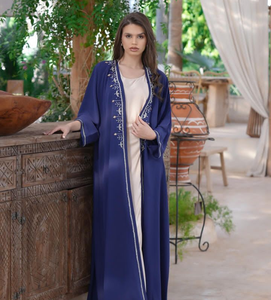 Los mejores precios al por mayor en Trendy Plus-Size Winter Abayas Hijabs Cinturón abierto frontal Estilo Cintura modesta Combinación perfecta para el invierno - Product Image 4