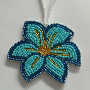 Charmes de poisson sculptés en lapis-lazuli de qualité supérieure, 10x30 mm, plaqués or, pendentif en pierre précieuse, perles de charme de poisson pour la fabrication de bijoux en vrac - Product Image 1