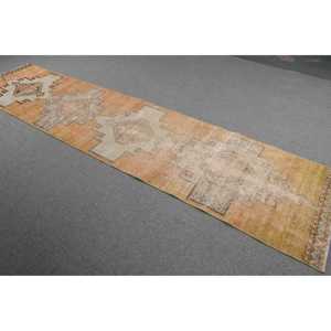 Tapis turc vintage, tapis de 2,7 x 11,8 pieds, tapis jaune à bordures - Product Image 2