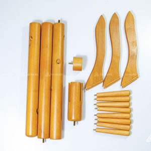 Perchero independiente personalizado Perchas de madera para el hogar con Soporte redondo y triangular Soportes y estantes de almacenamiento - Product Image 1