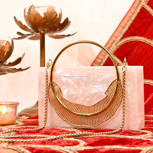 Bolso de mano de resina hecho a mano con nuevo diseño de tendencia para mujeres y niñas, superventas en el Golfo de Qatar, Bahrein, de LUXURY CRAFTS - Product Image 6