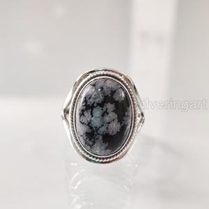 Anillo de Plata de Ley 925 con Obsidiana Natural en Forma de Copo de Nieve para Mujer, Diseño de Joyería para Navidad, Aniversario o San Valentín - Product Image 1