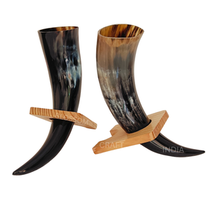 Corne à boire avec support en bois élégant, article artisanal sur le thème des Vikings, qualité supérieure, cadeau décoratif parfait, choix de collectionneur - Product Image 5