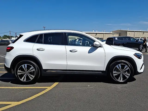 Limpio 2024 Merc-edes-Benzs GLA 250 - Product Image 2