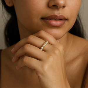 Bague en perles - Bande fine, bijoux élégants - Product Image 3