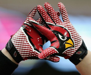 Gants de football américain personnalisés avec paume hautement collante Gants de sport Dos sublimé Gants de football personnalisés - Product Image 5