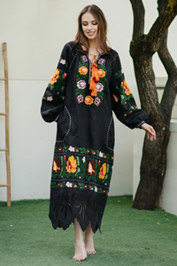Dernières robes de créateurs ukrainiens pour femmes Broderie à la main sur lin noir Motif solide Longueur maxi à la mode pour l'automne - Product Image 4