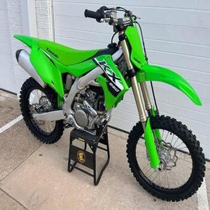 Motocross Dirt Bike 250cc en état neuf | Moins d'une heure d'utilisation - Product Image 4