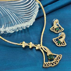 Venta al por mayor 14K 18K 24K Micro Gold Filled AD Stone Collares de moda, Formando collares cortos, Collares de diseño floral tradicional - Product Image 4