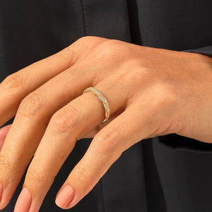 Anillo de Boda de Diamante Moissanita de Media Eternidad Trenzado en Oro de 14K de Diseño Moderno para Mujer, Joyería de Uso Diario a Precio de Mayoreo - Product Image 5