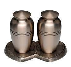 Urne funéraire funéraire moderne en argent avec finition en laiton Urnes de crémation pour adultes et souvenirs fabriqués à la main - Product Image 3