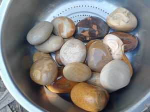 Pavés et galets d'onyx multicolores de qualité supérieure revêtement mural extérieur naturel hautement poli et pierres de décoration de jardin - Product Image 4