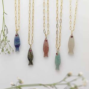 Pierre de lune blanche sculpture poisson breloques 24x7mm naturel blanc pierre de lune poisson pendentif fabrication de bijoux fournitures cadeau pour les femmes en gros - Product Image 5