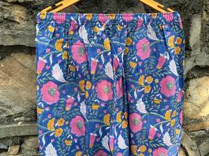 Ensemble pyjama en coton imprimé de blocs floraux pour femmes vêtements de nuit de luxe comprenant une chemise et un pantalon pour les fêtes de mariage ou les vêtements de nuit - Product Image 3