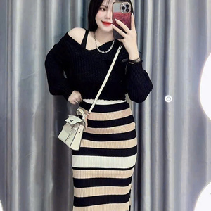 ชุดกระโปรงสองชิ้น ชุดผู้หญิง ราคาดี ผ้าไหม สวมใส่สบาย บรรจุภัณฑ์แบบกำหนดเอง ผลิตในเวียดนาม - Product Image 5