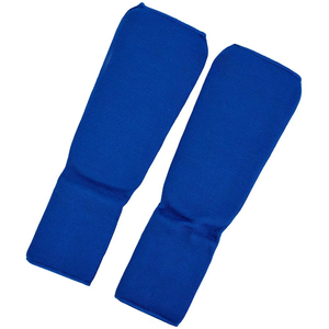 Espinilleras de Cuero de Alta Calidad con Diseño Ligero y Cierre de Velcro para Protección Deportiva en Fútbol - Product Image 2