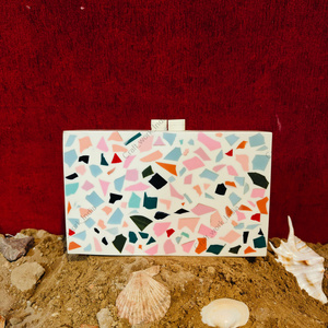 Sac à main en résine terrazzo artisanal pour femmes, sac de soirée luxueux multicolore abstrait, design de boîtier rigide - Product Image 5