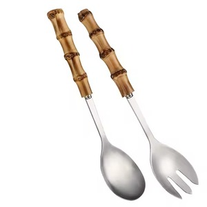 Couverts de service à salade Serveur à salade en acier inoxydable Durable et élégant pour les restaurants et la maison Conception de couverts robuste - Product Image 2