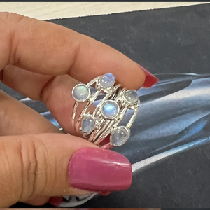 Design à la mode naturel arc-en-ciel pierre de lune anneau 925 solide en argent Sterling estampillé à la main bohème mode bijoux anxiété anneaux - Product Image 3