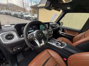 G-Class AMG G 63 4MATIC 2025 Negro Ejecutivo Usado con Techo Solar, Arranque Remoto, Asientos de Cuero, Paquete Premium - Product Image 5