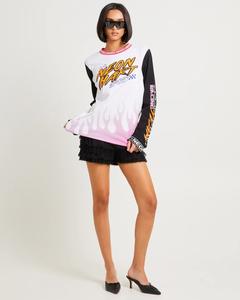 เสื้อยืดผู้หญิงแบบหลวมใส่สบายสำหรับฤดูร้อน ผลิตจากวัสดุเป็นมิตรต่อสิ่งแวดล้อม 82% โพลีเอสเตอร์ และ 8% อีลาสเทน แขนสั้น คอกลม พิมพ์ลายกราฟิกที่แขนด้านหน้า - Product Image 3