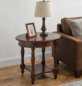 Table d'appoint en bois fonctionnelle et attrayante qui convient à divers aménagements intérieurs allant du classique vintage au contemporain - Product Image 6