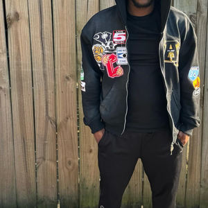 Fabricant de sweats à capuche brodés avec patch, sweat à capuche en polaire de qualité supérieure avec design de patch cousu sur mesure pour la production de mode en gros - Product Image 2