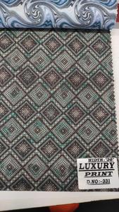 Tissu imprimé en satin de Gizeh luxueux, teint en fil, style uni pour robes de soirée élégantes, chemises, créations - Finition soyeuse et lisse - Product Image 2