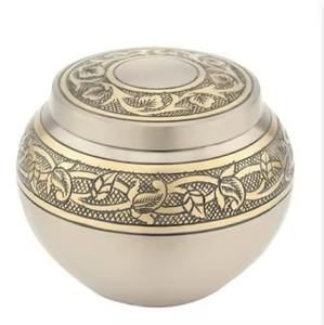 Urnas de aluminio grabadas resistentes a las grietas, deformaciones y agentes ambientales, lo que las hace ideales para la memoria a largo plazo. - Product Image 4