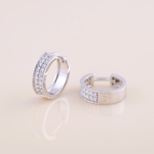 Pendientes de Aro con Diamantes Cultivados en Laboratorio Certificados por IGI, Oro Amarillo/Blanco/Rosa de 14K, Pendientes Huggie Gruesos para Mujer - Product Image 4