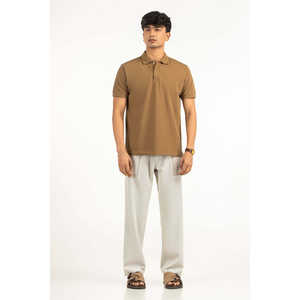 Polo 100 % coton et polyester avec fonction anti-plis, motif uni brodé foncé, haute qualité, coupe ajustée, coupe classique pour le golf - Product Image 1