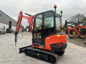 Nouvelle mini-excavatrice Kubota U36-4 et brise-roche Daemo E40 sur chenilles prêts à être expédiés, mini-chenilles KX030-4. - Product Image 2