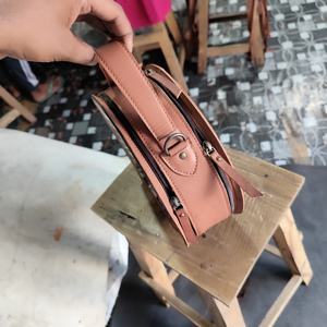 Bolso bandolera de piel de vaca de alta calidad para cantimplora occidental, el más vendido, bandolera de cuero con herramientas a mano, RTS - Product Image 3